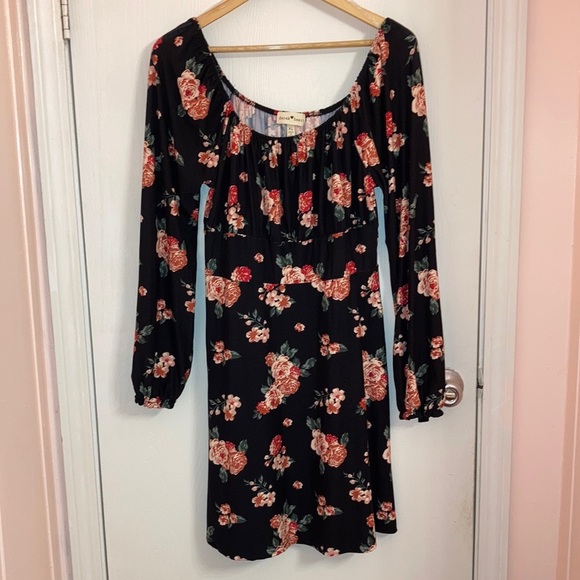 Derek Heart Dresses & Skirts - Derek Heart off the shoulder floral dress with long sleeve cinched at the wrist